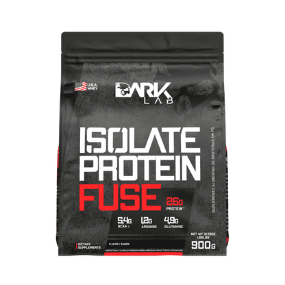 Embalagem de 900g do Isolate Protein Fuse, o blend proteico da marca Dark Lab