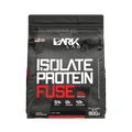 Embalagem de 900g do Isolate Protein Fuse, o blend proteico da marca Dark Lab