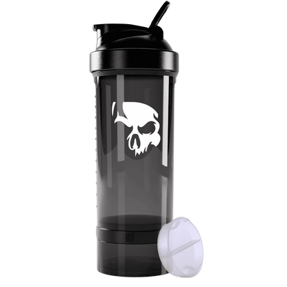 Coqueteleira de Academia Preta 700ml com Marcação da marca Dark Lab mostrando a caveira, ícone da marca, na superfície. 